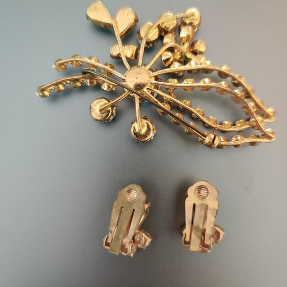 Vintage Made in Austria Crystal Brooch and Earrings Set - Picture 9 of 13